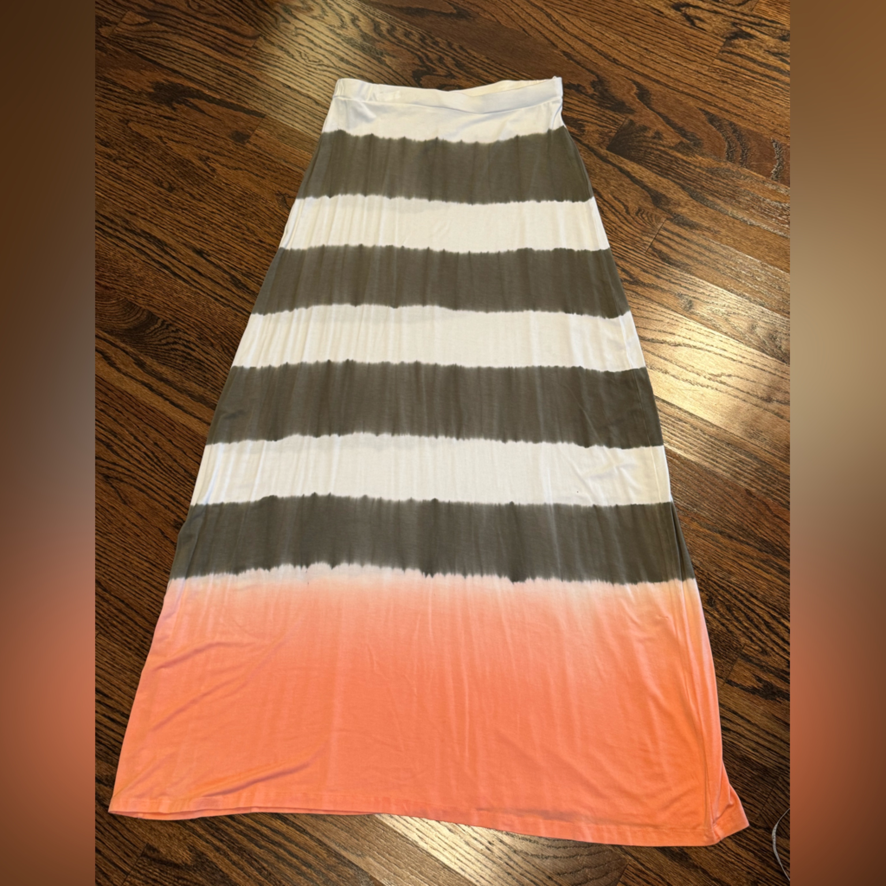 Women’s Design History Maxi Skirt Size Medium Medium